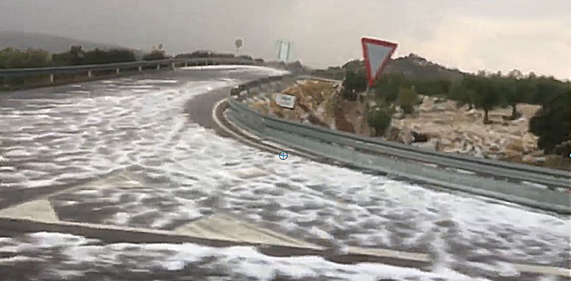 El granizo tiñe de blanco la comarca de Tentudía