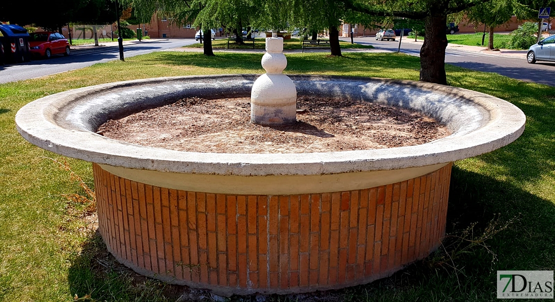 Desidia y abandono en los parques de Badajoz