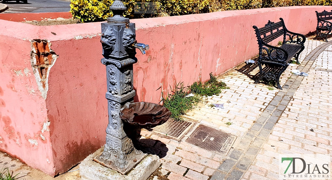 Desidia y abandono en los parques de Badajoz