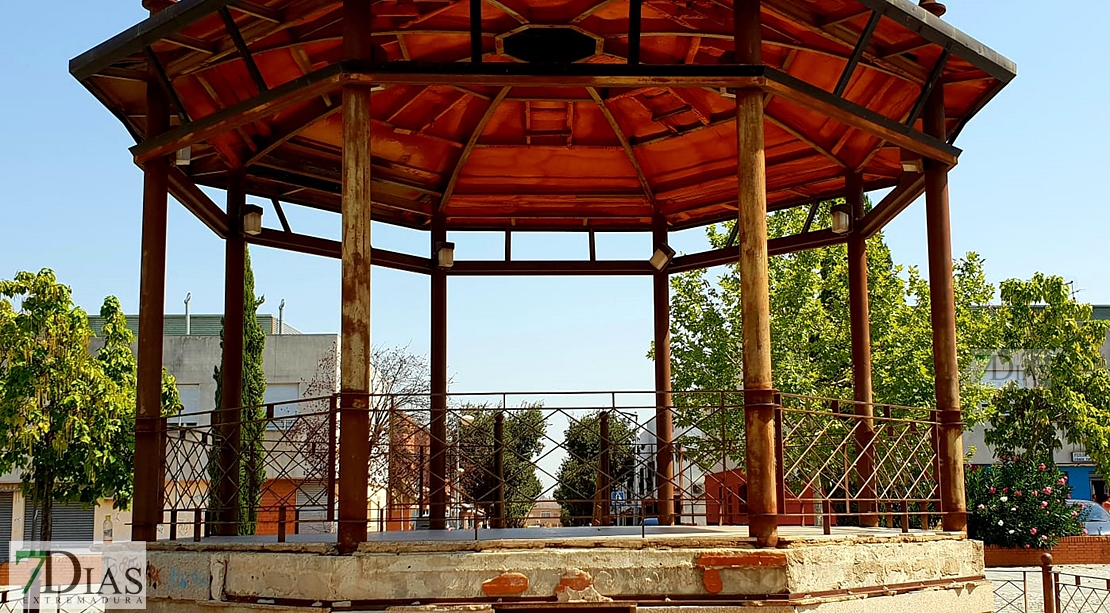 Desidia y abandono en los parques de Badajoz