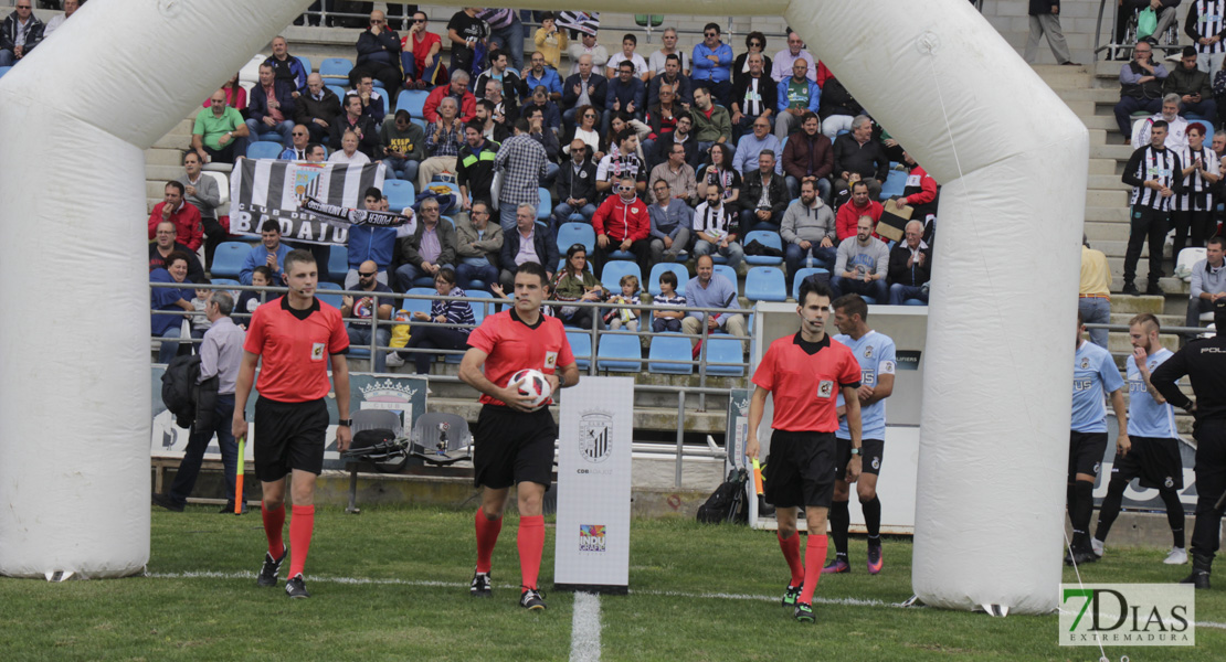 Imágenes del CD. Badajoz 0 - 2 Balompédica Linense