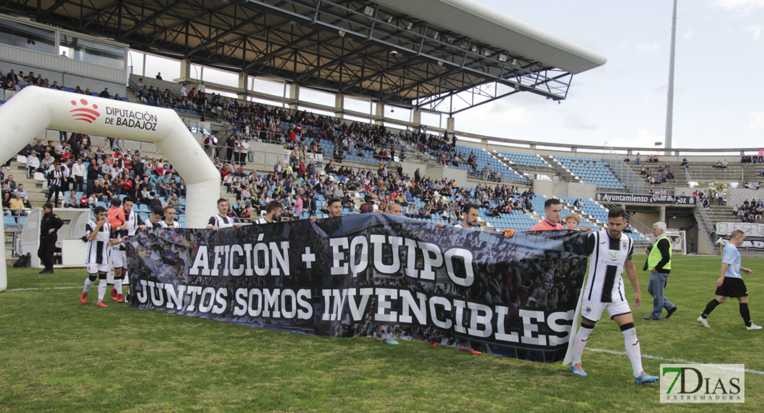 Imágenes del CD. Badajoz 0 - 2 Balompédica Linense