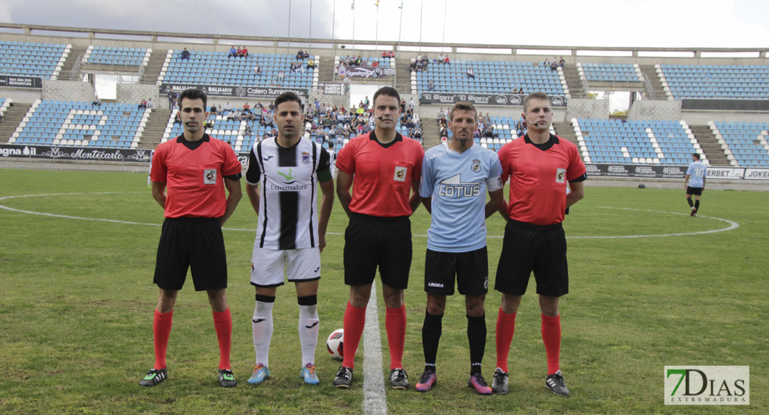 Imágenes del CD. Badajoz 0 - 2 Balompédica Linense