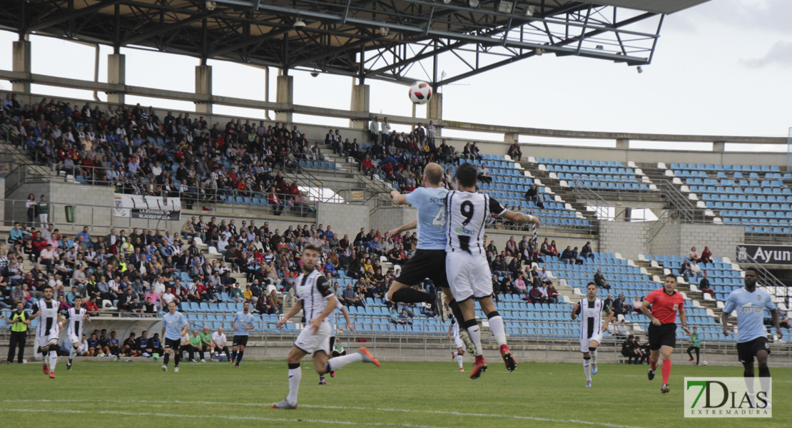 Imágenes del CD. Badajoz 0 - 2 Balompédica Linense