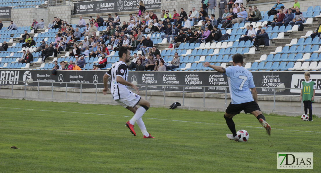 Imágenes del CD. Badajoz 0 - 2 Balompédica Linense