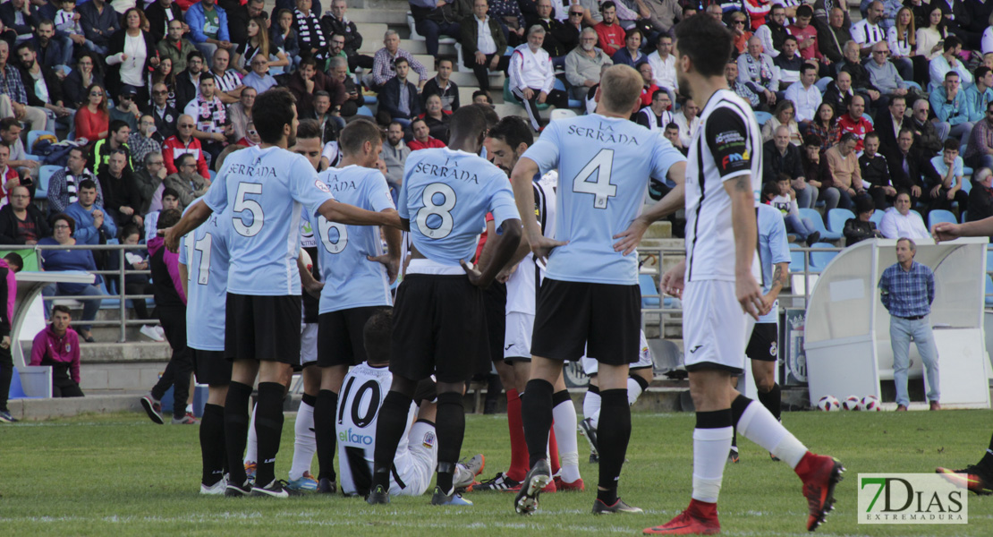 Imágenes del CD. Badajoz 0 - 2 Balompédica Linense