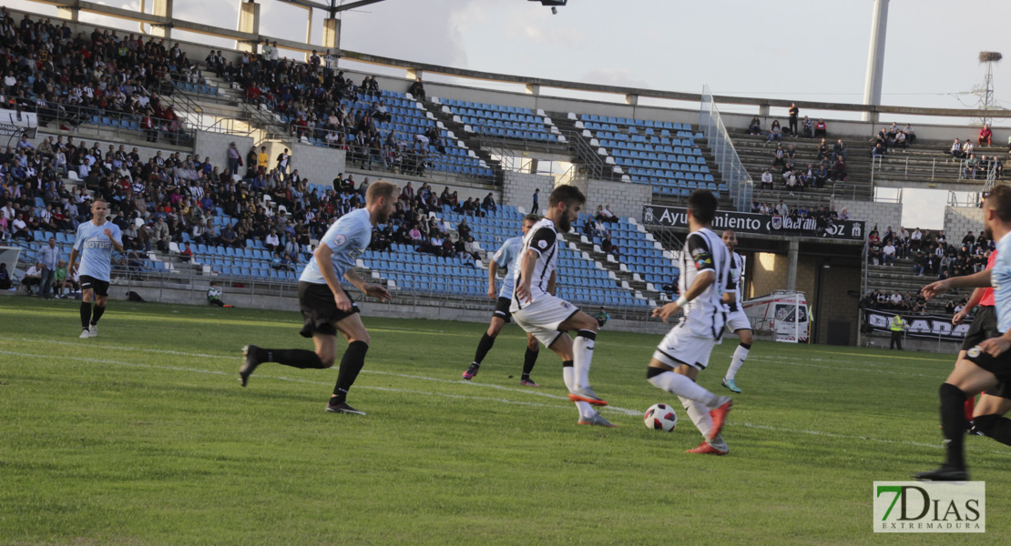 Imágenes del CD. Badajoz 0 - 2 Balompédica Linense