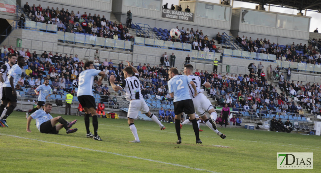 Imágenes del CD. Badajoz 0 - 2 Balompédica Linense