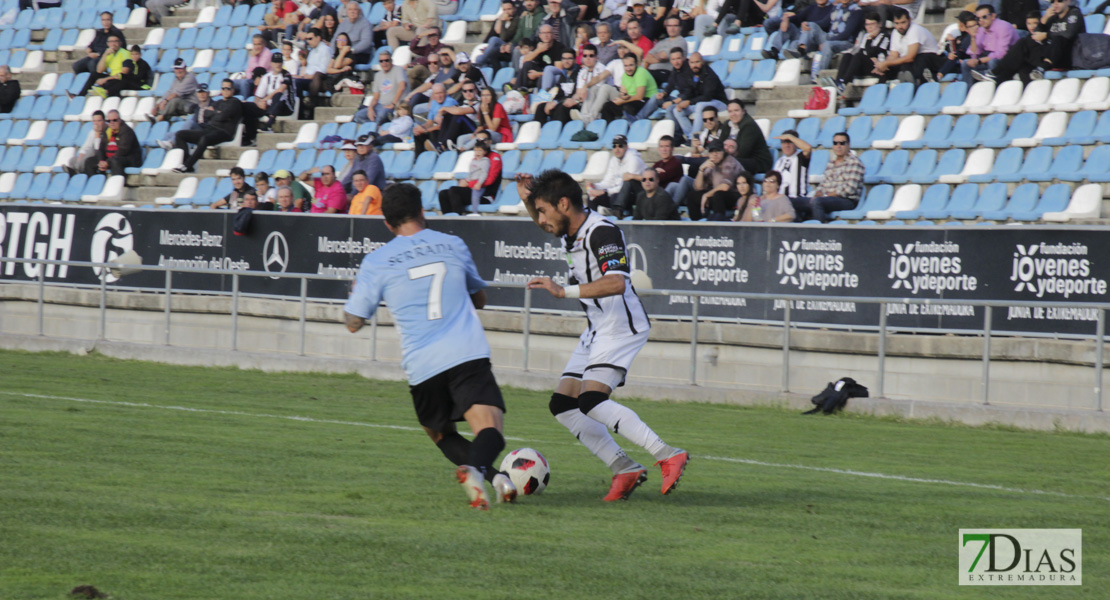 Imágenes del CD. Badajoz 0 - 2 Balompédica Linense