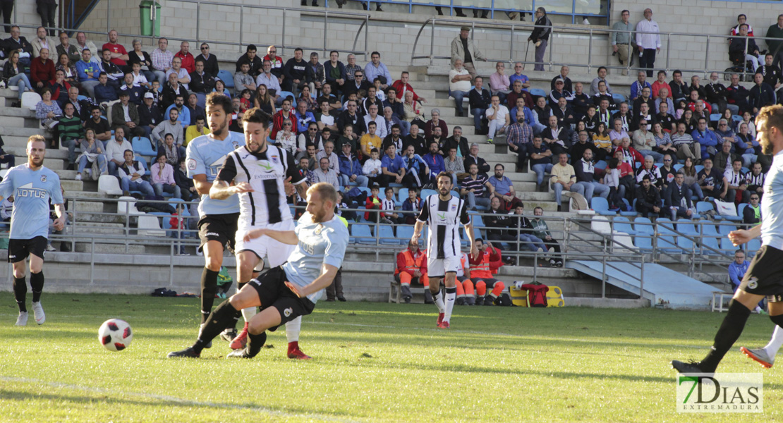 Imágenes del CD. Badajoz 0 - 2 Balompédica Linense