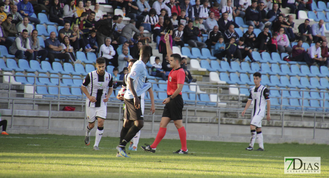 Imágenes del CD. Badajoz 0 - 2 Balompédica Linense