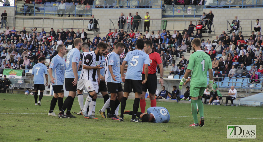 Imágenes del CD. Badajoz 0 - 2 Balompédica Linense