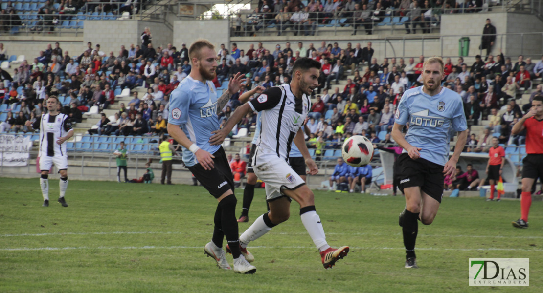 Imágenes del CD. Badajoz 0 - 2 Balompédica Linense