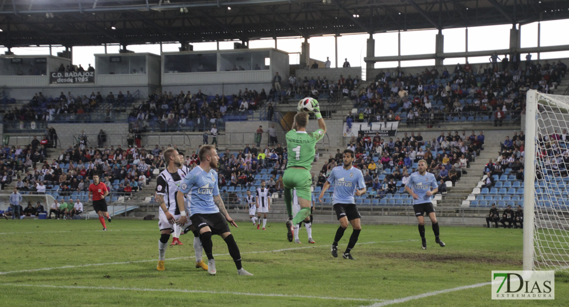 Imágenes del CD. Badajoz 0 - 2 Balompédica Linense