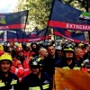 Imágenes de los bomberos extremeños manifestándose en Madrid