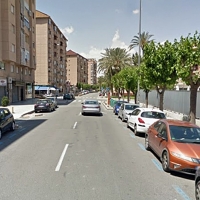 Una mujer se arroja al vacío desde un sexto piso con su hijo en Murcia