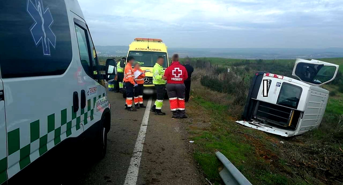 Tres afectados en un accidente en la EX-109