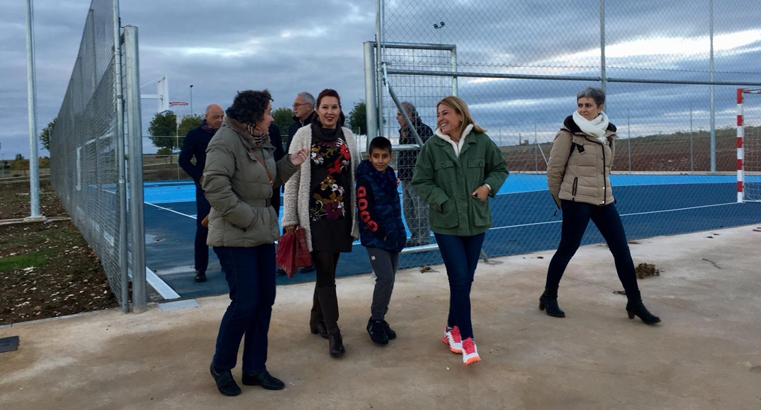 Cáceres inaugura un parque infantil inclusivo con cargo al Presupuesto participativo