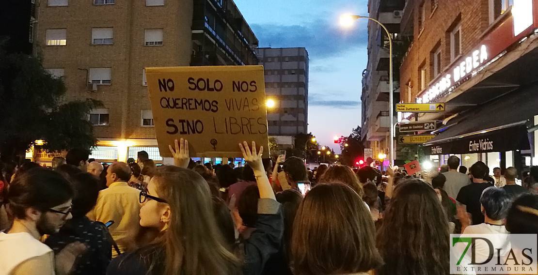 CNT Badajoz se suma a la manifestación del 25N para reivindicar la igualdad entre hombres y mujeres