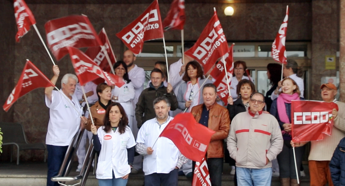 Manifestación en los hospitales de Badajoz para exigir una compensación justa de los días festivos