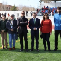 Se reabre el campo de futbol de Cabeza del Buey con un nuevo césped artificial