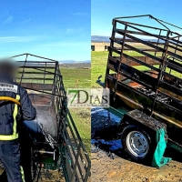 Sale ardiendo la carga que transportaba mientras circulaba