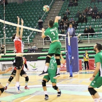 El Cáceres voleibol cae ante uno de los favoritos al ascenso