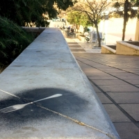 ¿Quién está llenando las calles de Badajoz de tenedores?