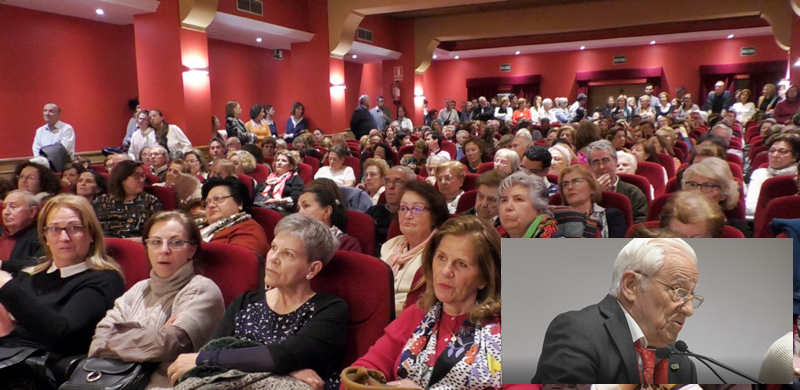 El padre Ángel responde a los ciudadanos en Badajoz