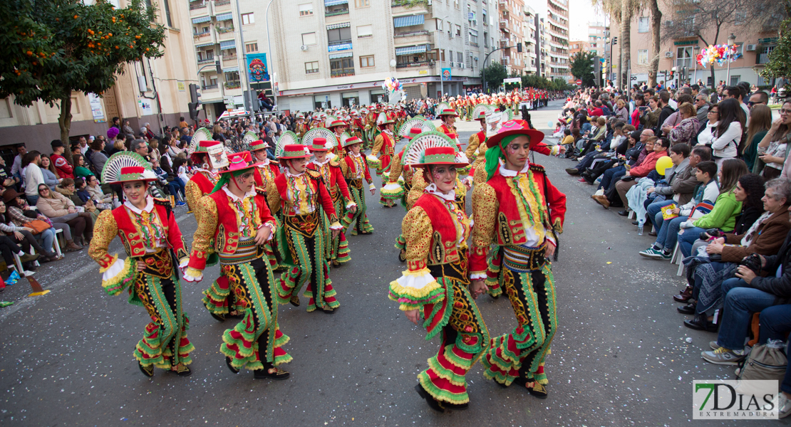 Los mejores planos generales del desfile de comparsas del carnaval de Badajoz