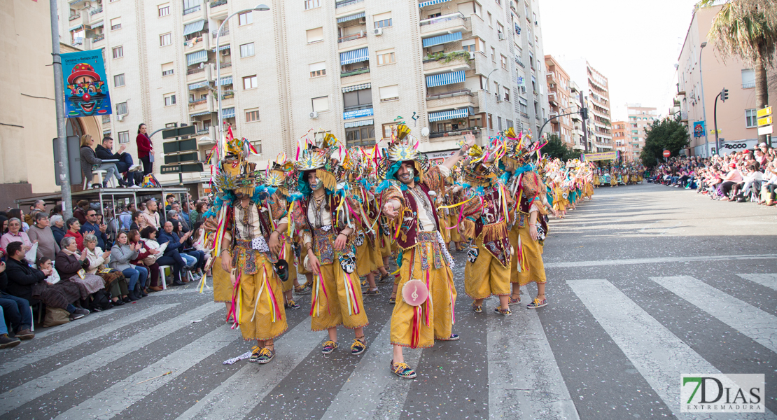 Los mejores planos generales del desfile de comparsas del carnaval de Badajoz