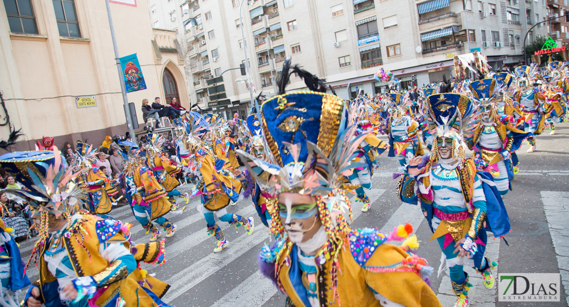 Los mejores planos generales del desfile de comparsas del carnaval de Badajoz