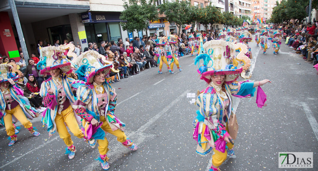 Los mejores planos generales del desfile de comparsas del carnaval de Badajoz