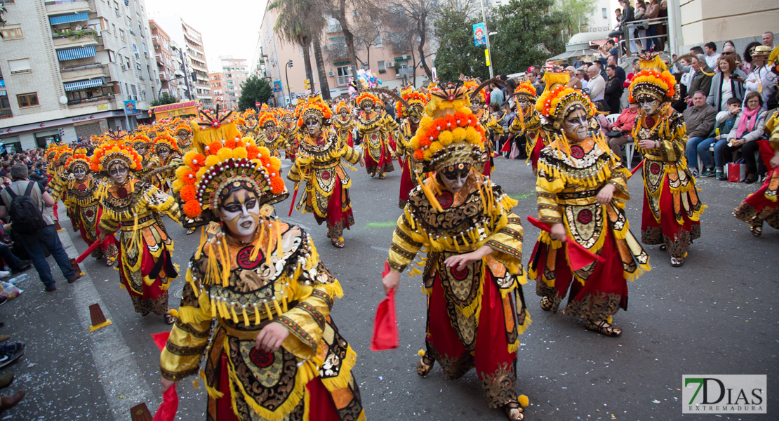 Los mejores planos generales del desfile de comparsas del carnaval de Badajoz