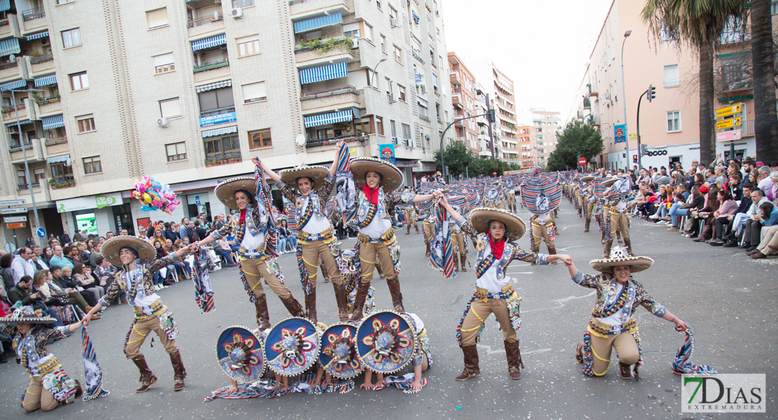 Los mejores planos generales del desfile de comparsas del carnaval de Badajoz