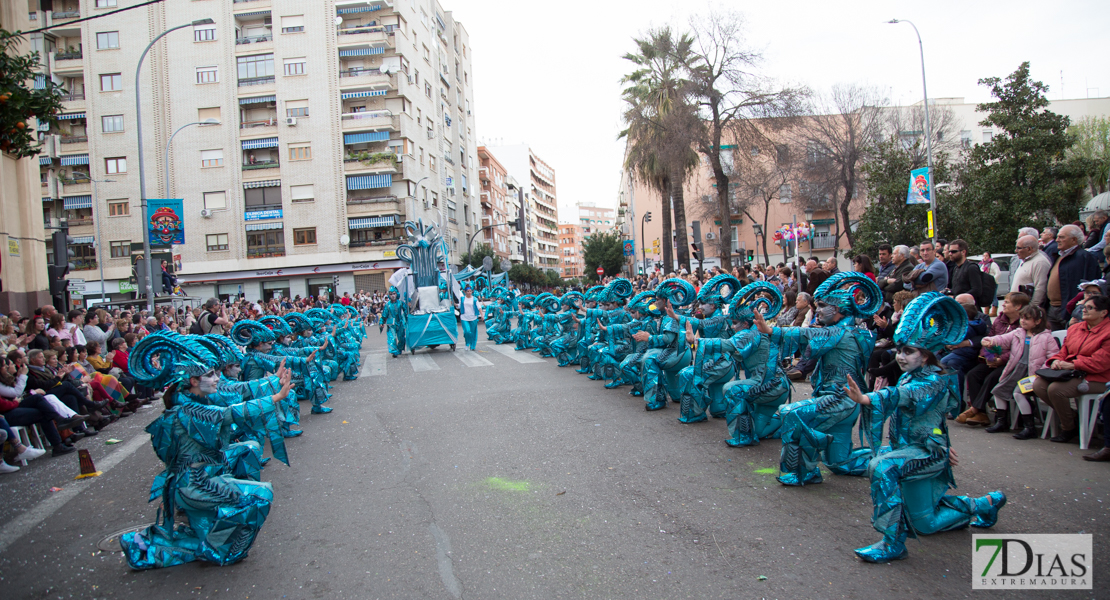 Los mejores planos generales del desfile de comparsas del carnaval de Badajoz