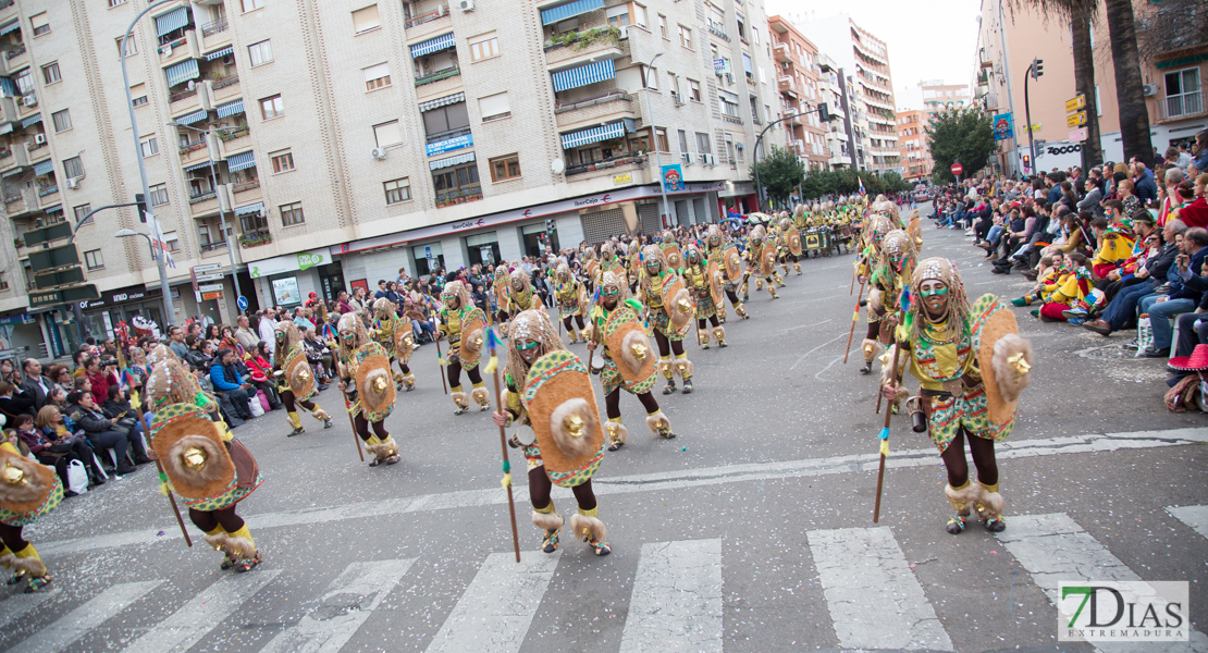 Los mejores planos generales del desfile de comparsas del carnaval de Badajoz