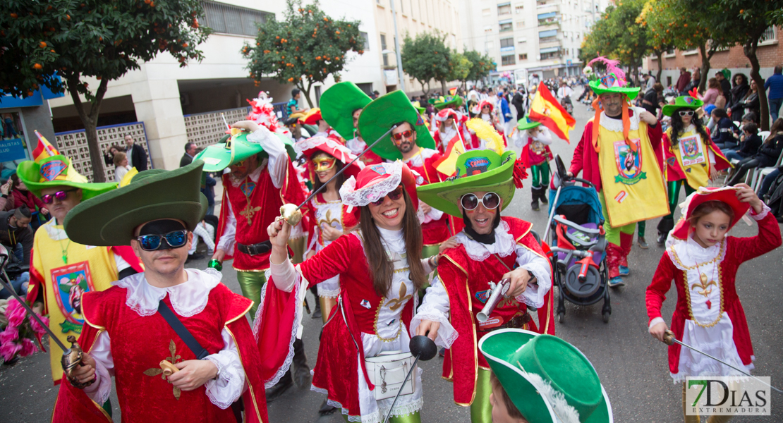 Los mejores planos generales del desfile de comparsas del carnaval de Badajoz