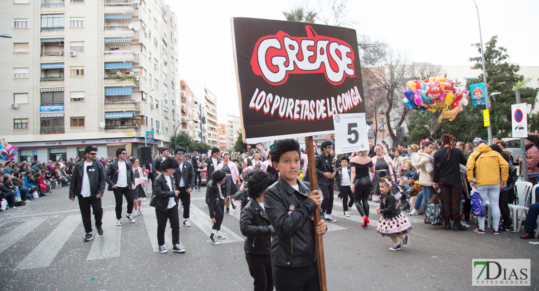 Los artefactos añaden diversión y buen rollo al desfile de comparsas