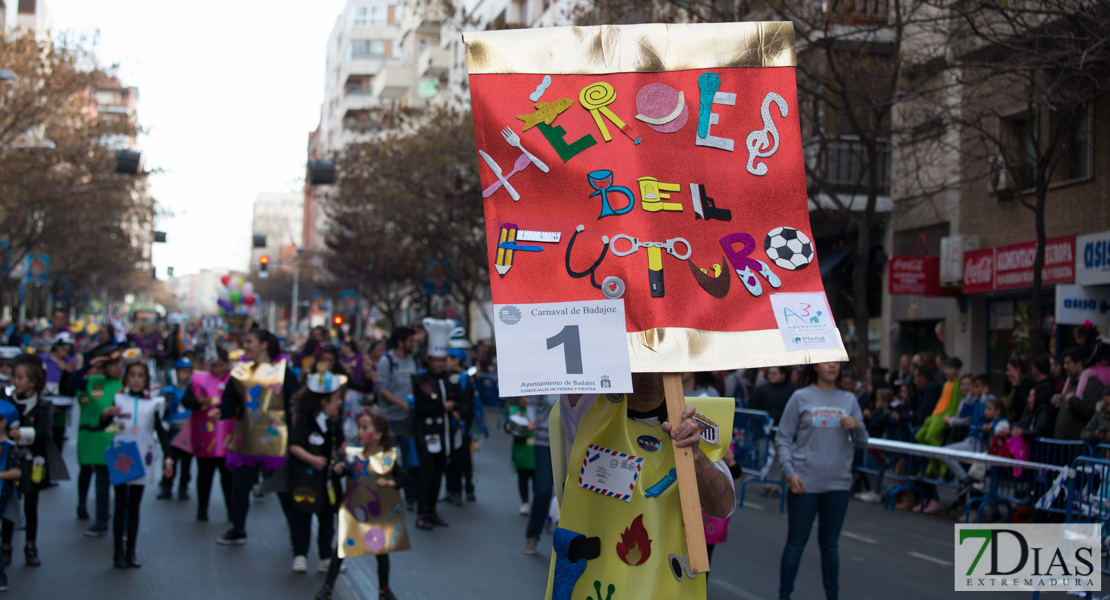 Gran nivel en el desfile de comparsas infantil del Carnaval de Badajoz