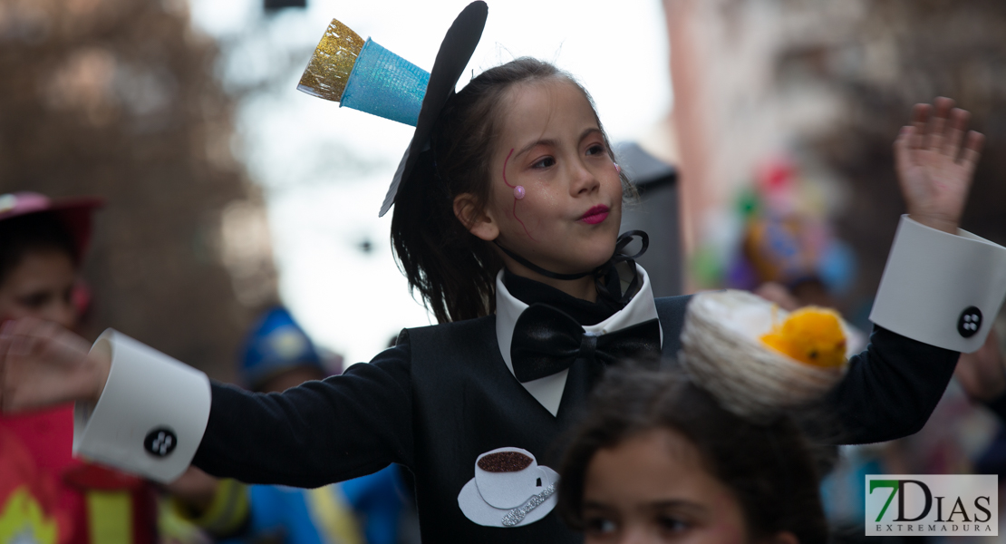 Gran nivel en el desfile de comparsas infantil del Carnaval de Badajoz