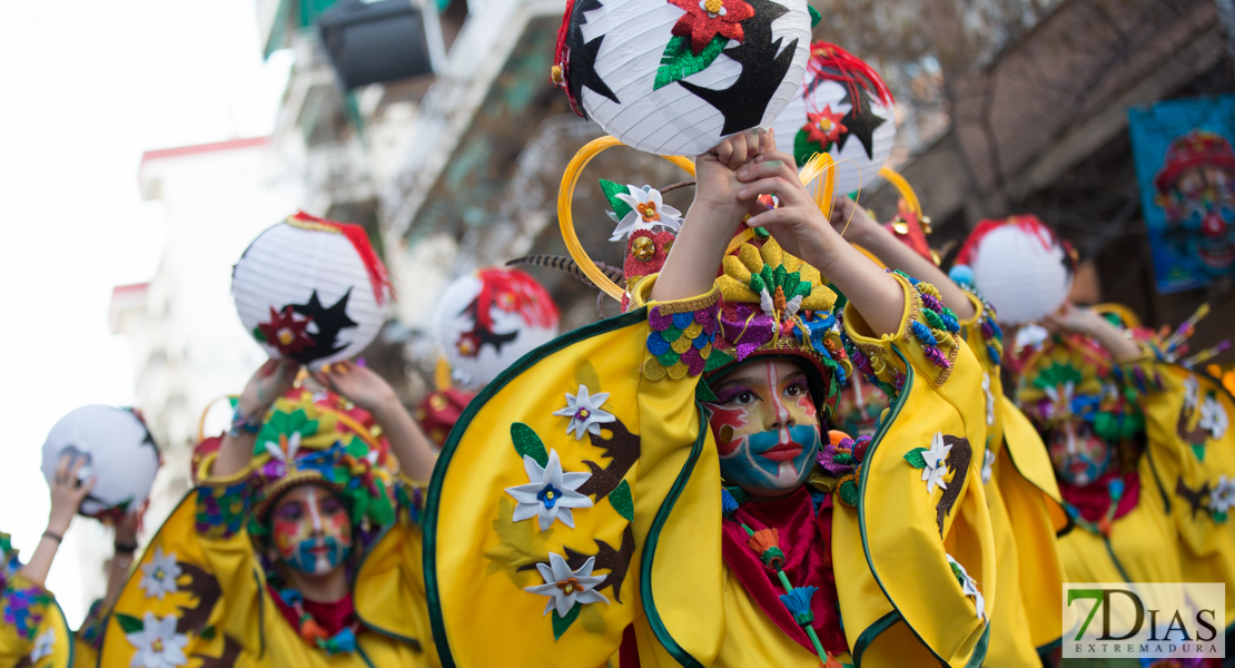 Gran nivel en el desfile de comparsas infantil del Carnaval de Badajoz