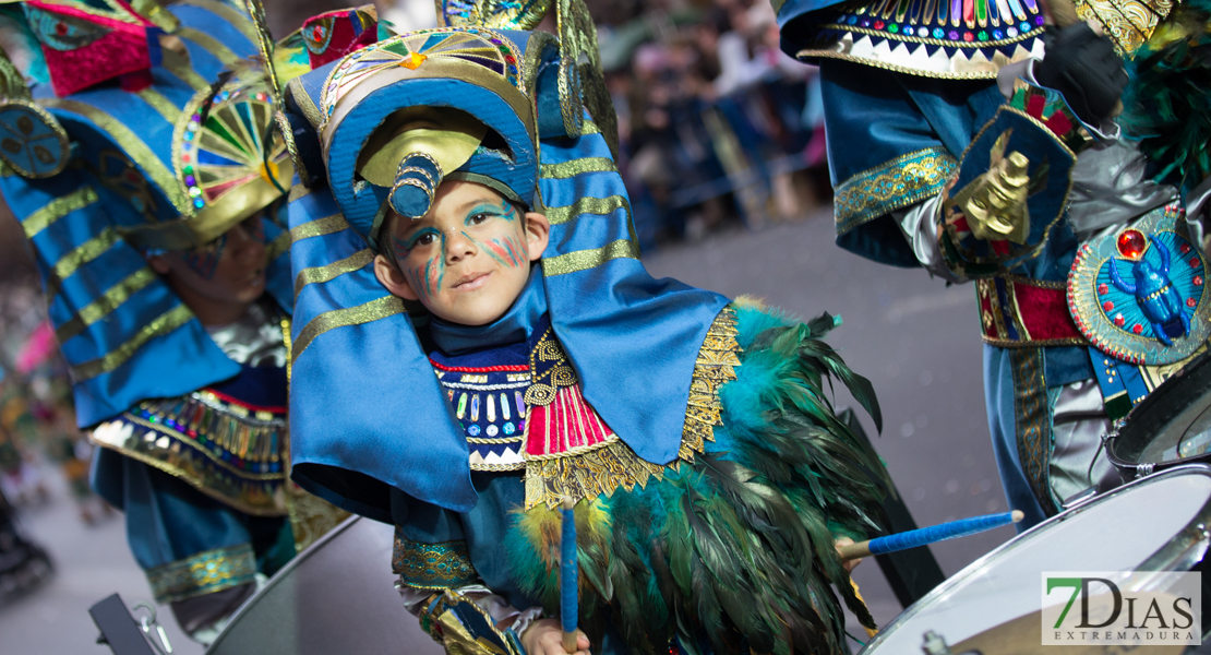 Gran nivel en el desfile de comparsas infantil del Carnaval de Badajoz