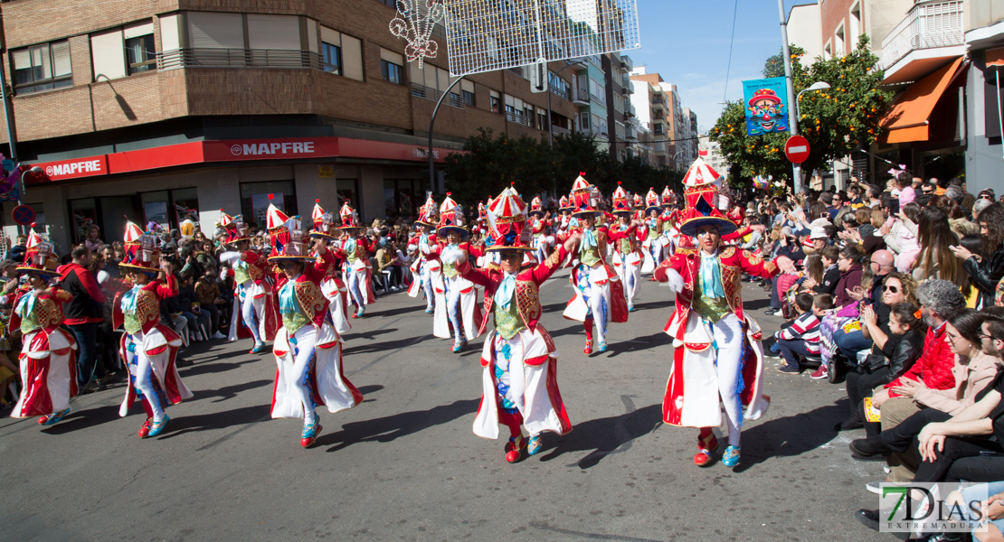 Los mejores planos generales del desfile de comparsas del carnaval de Badajoz