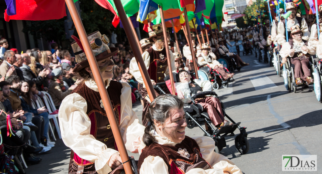 Los mejores planos generales del desfile de comparsas del carnaval de Badajoz