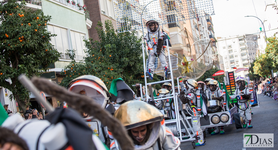 Los mejores planos generales del desfile de comparsas del carnaval de Badajoz