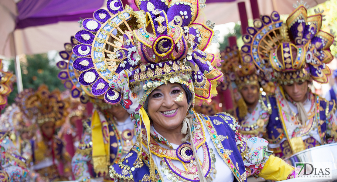 Los mejores planos generales del desfile de comparsas del carnaval de Badajoz