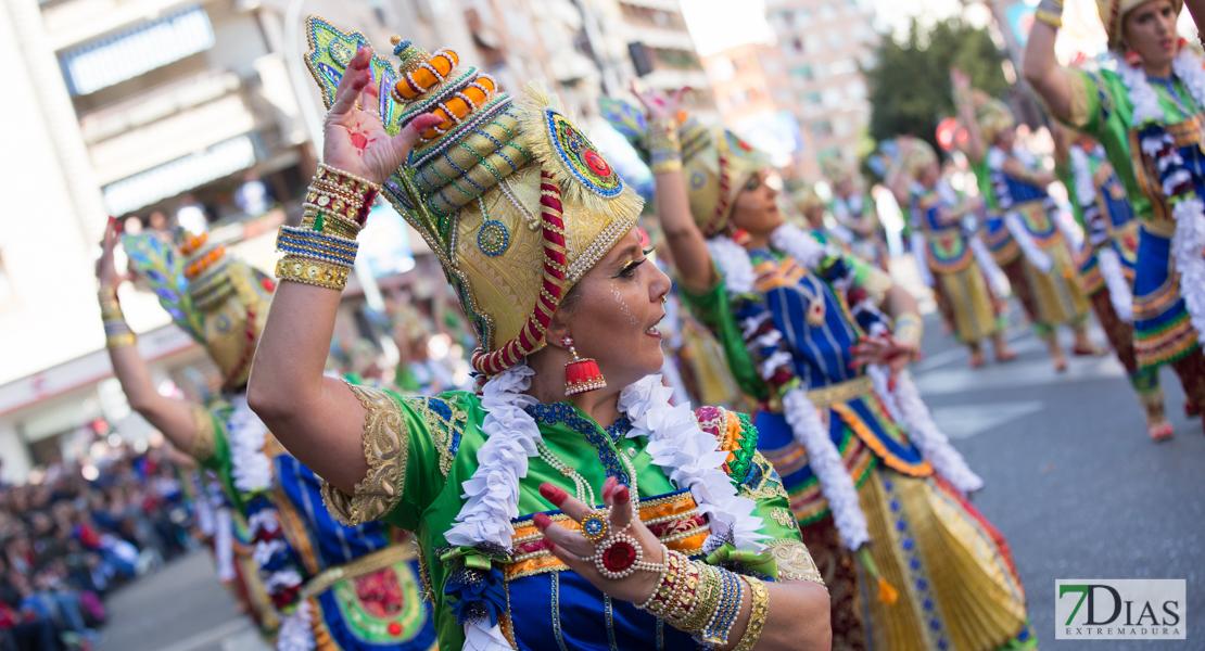 Los mejores planos generales del desfile de comparsas del carnaval de Badajoz