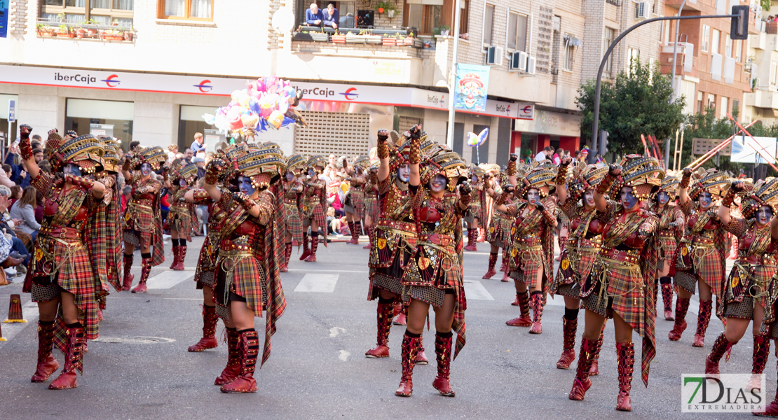 Los mejores planos generales del desfile de comparsas del carnaval de Badajoz