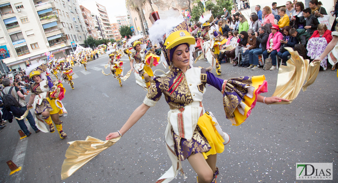 Los mejores planos generales del desfile de comparsas del carnaval de Badajoz